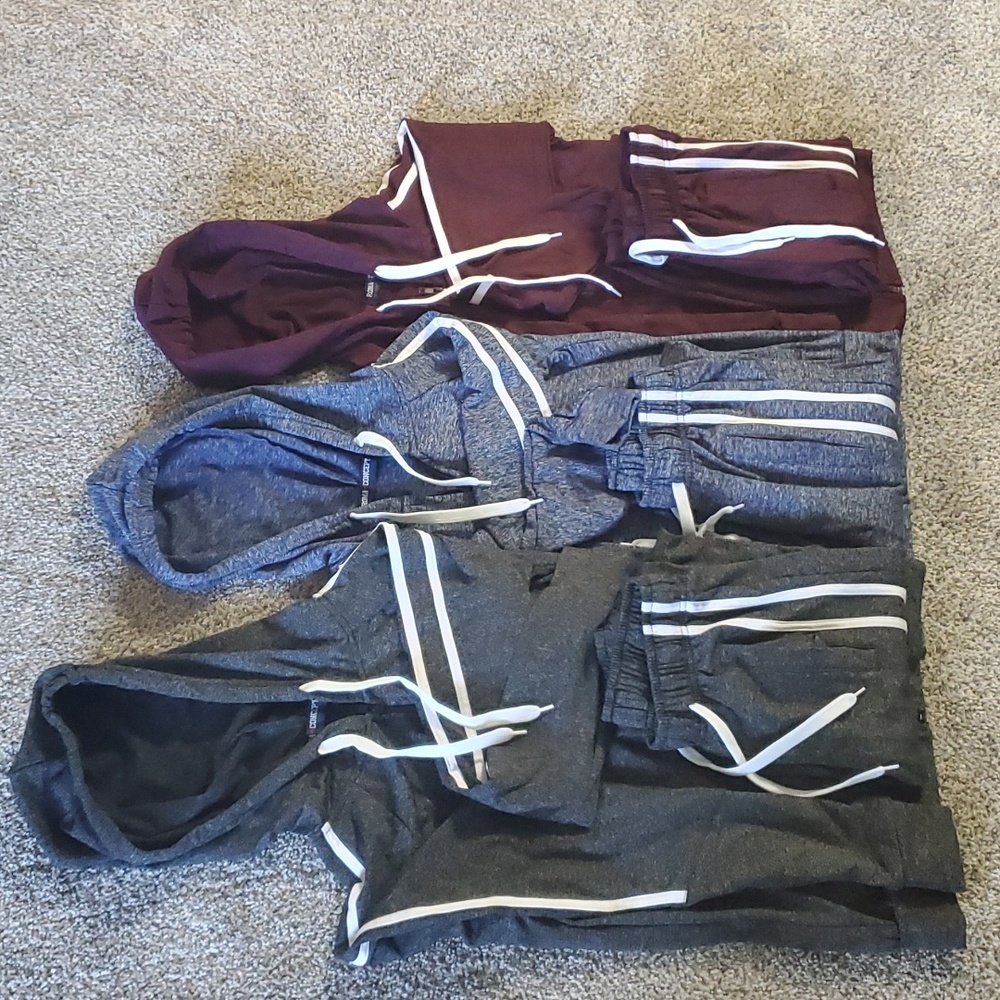 Roma: 3 sweatsuits size small
